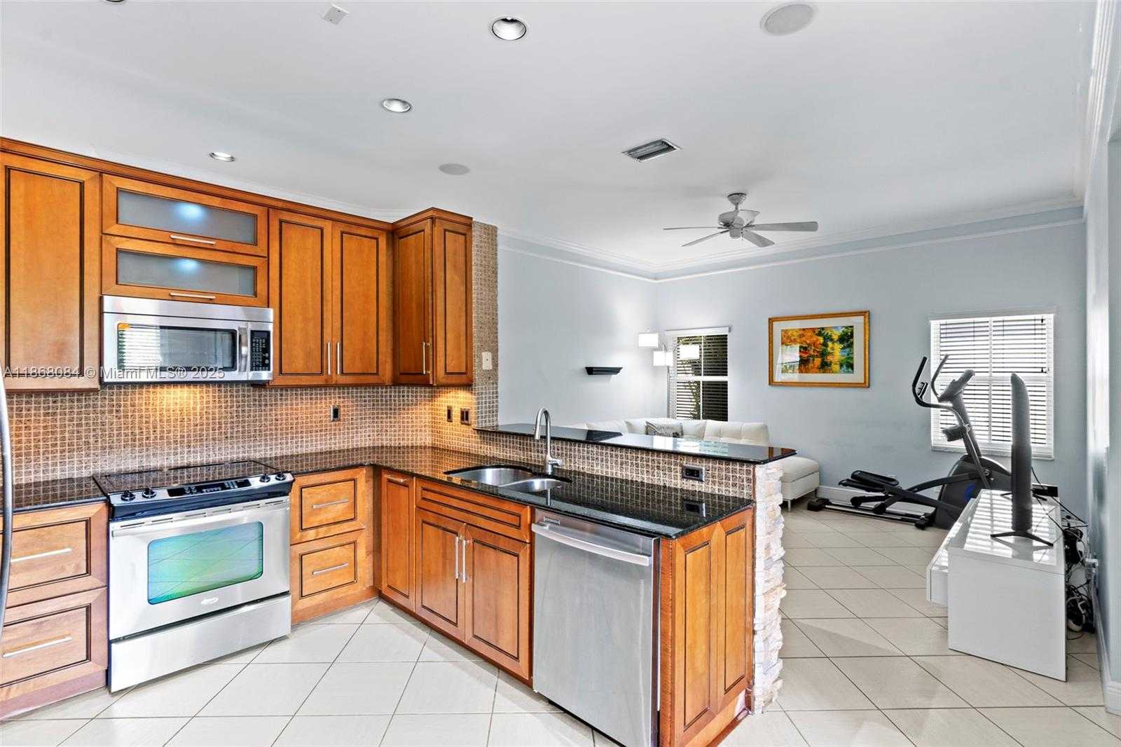 Small Image of 4362 FOXTAIL LN, Weston Number 7