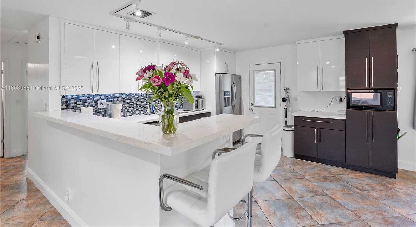 Small Image of 681 NORTH EAST 34TH ST, Oakland Park Number 5