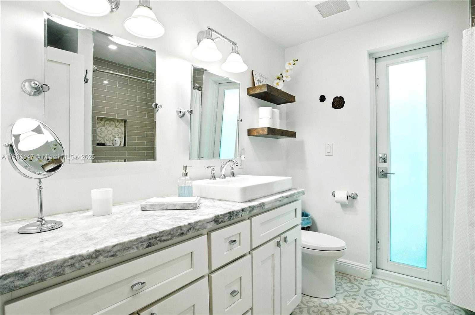 Small Image of 1945 SOUTH HIBISCUS DR, North Miami Number 12