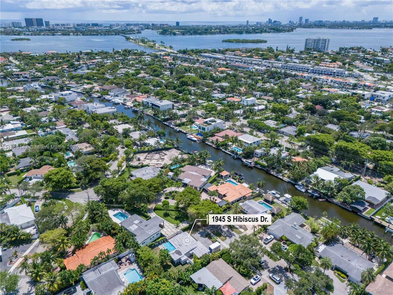 Small Image of 1945 SOUTH HIBISCUS DR, North Miami Number 18