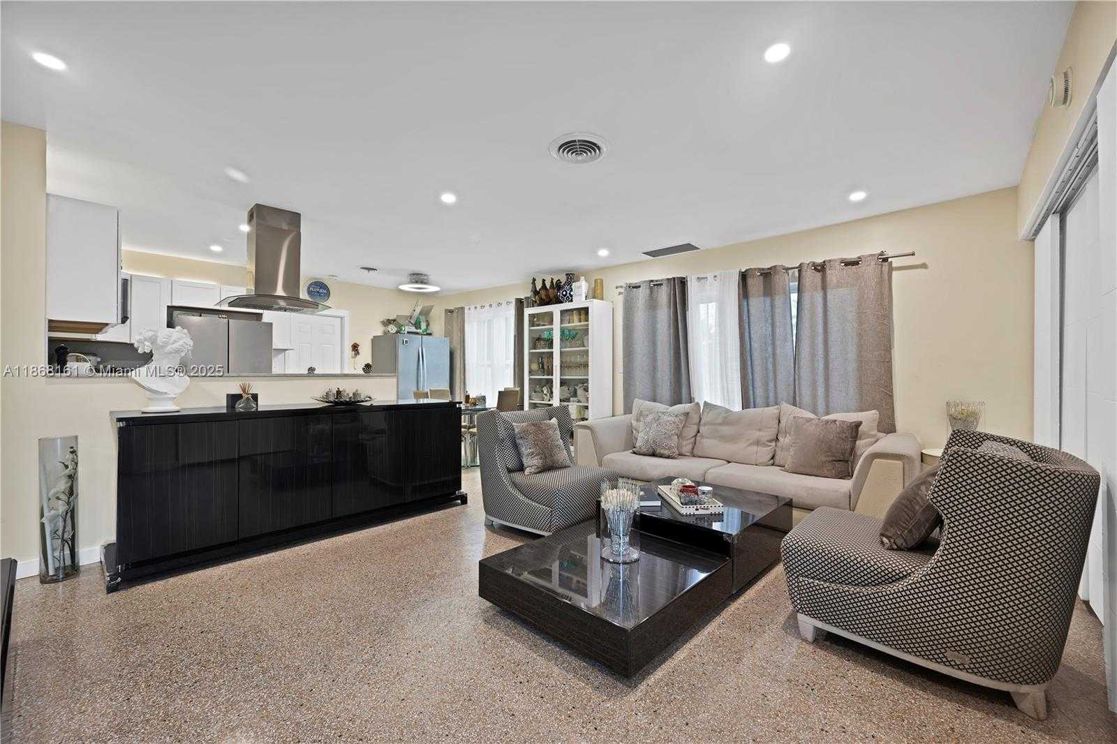 Small Image of 2615 LIBERTY ST, Hollywood Number 4