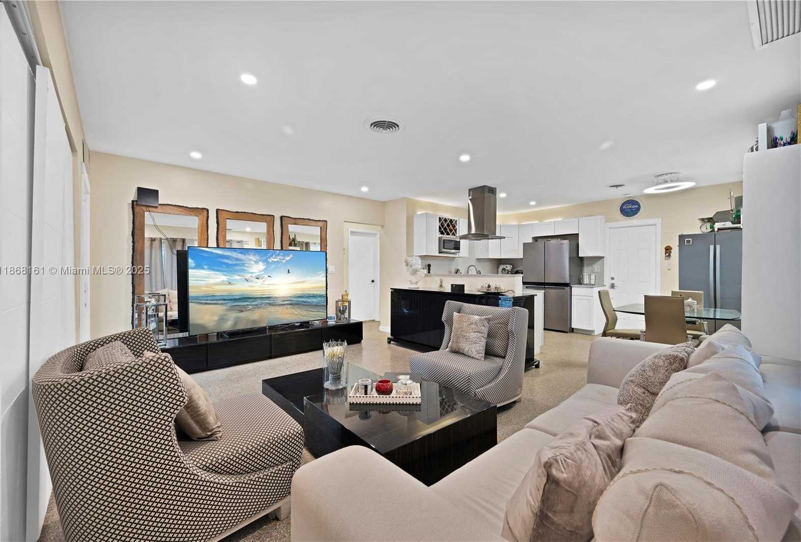 Small Image of 2615 LIBERTY ST, Hollywood Number 5