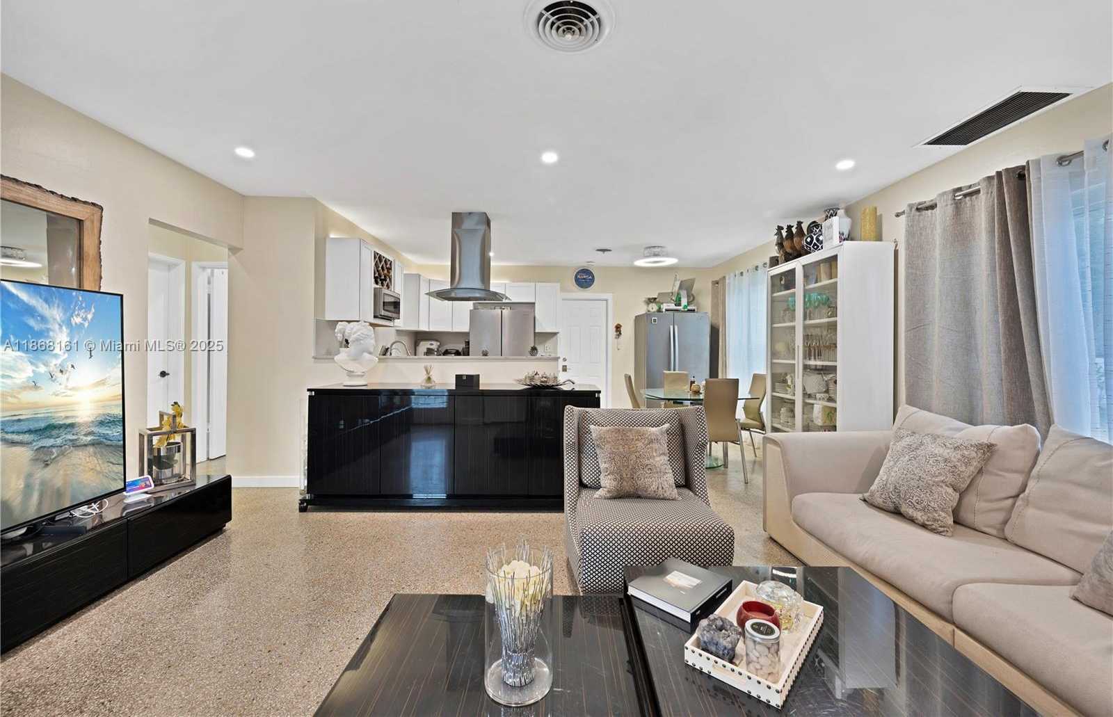 Small Image of 2615 LIBERTY ST, Hollywood Number 6