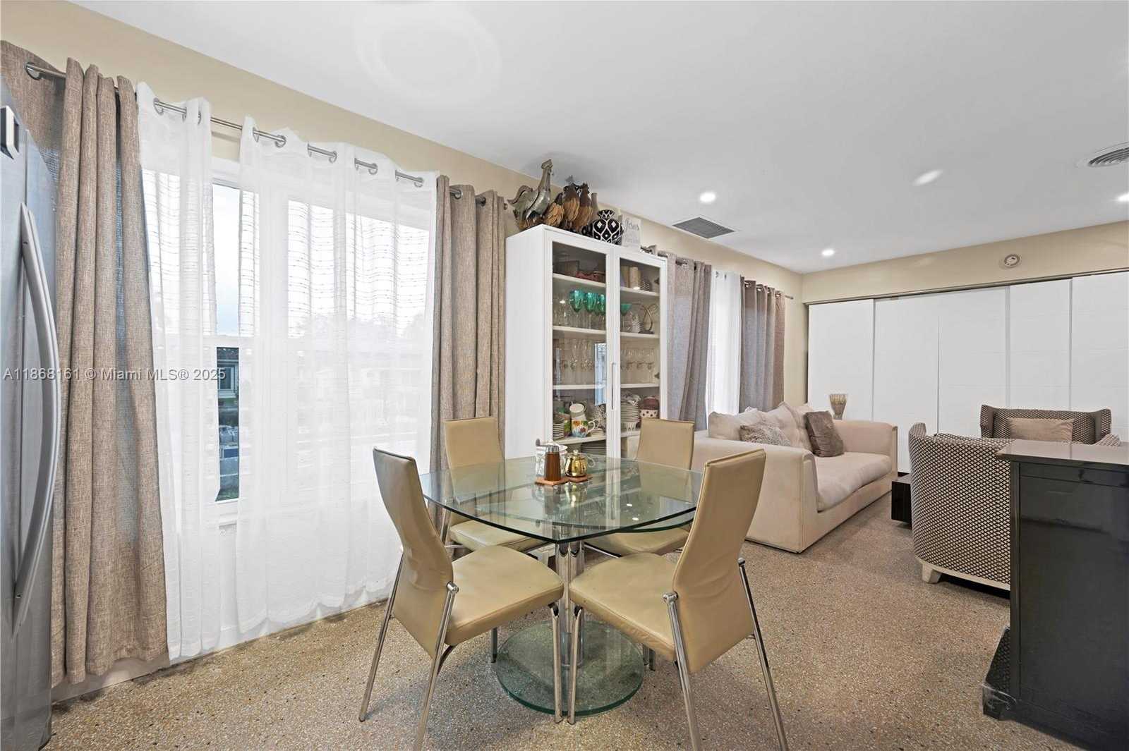 Small Image of 2615 LIBERTY ST, Hollywood Number 9