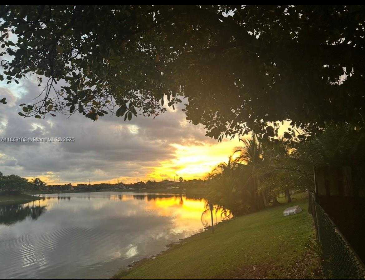 Small Image of 12160 SOUTH WEST 135TH TER, Miami Number 32