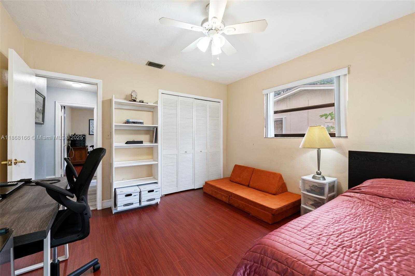 Small Image of 11911 NORTH WEST 14TH CT, Pembroke Pines Number 18