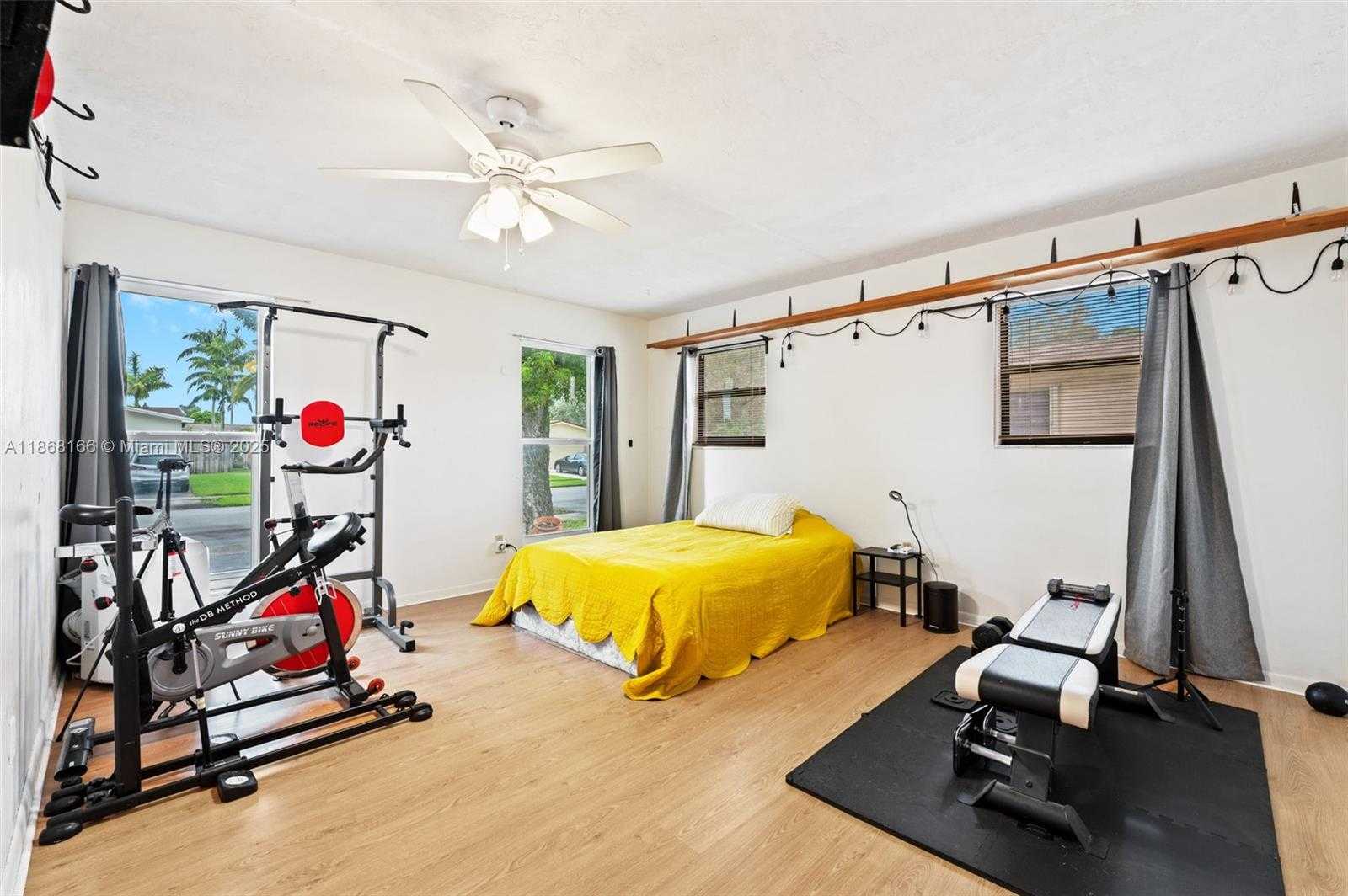 Small Image of 11911 NORTH WEST 14TH CT, Pembroke Pines Number 19
