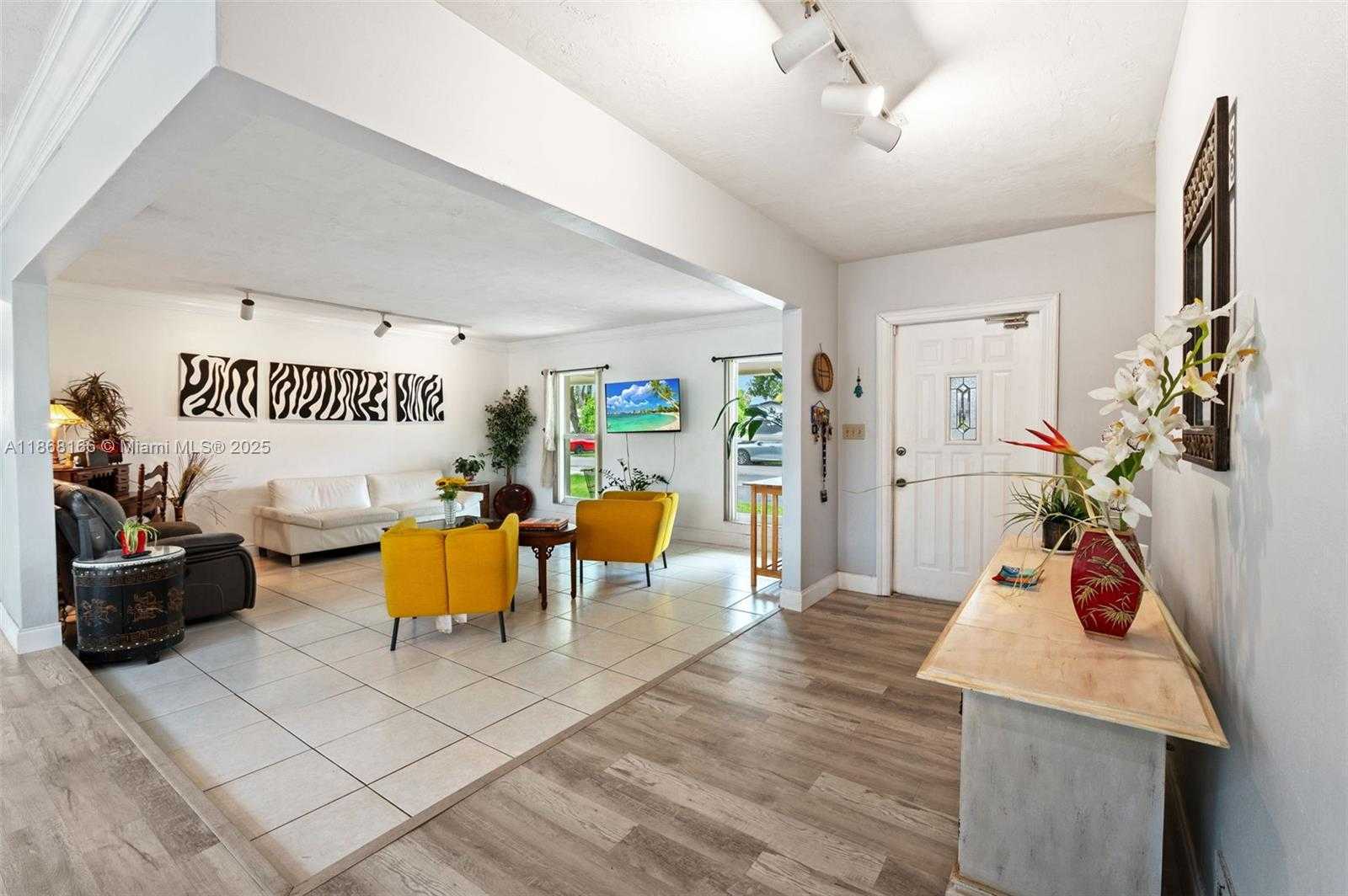 Small Image of 11911 NORTH WEST 14TH CT, Pembroke Pines Number 2