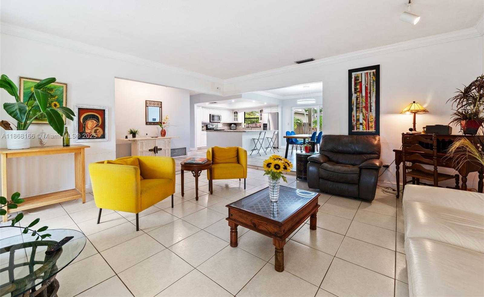 Small Image of 11911 NORTH WEST 14TH CT, Pembroke Pines Number 3