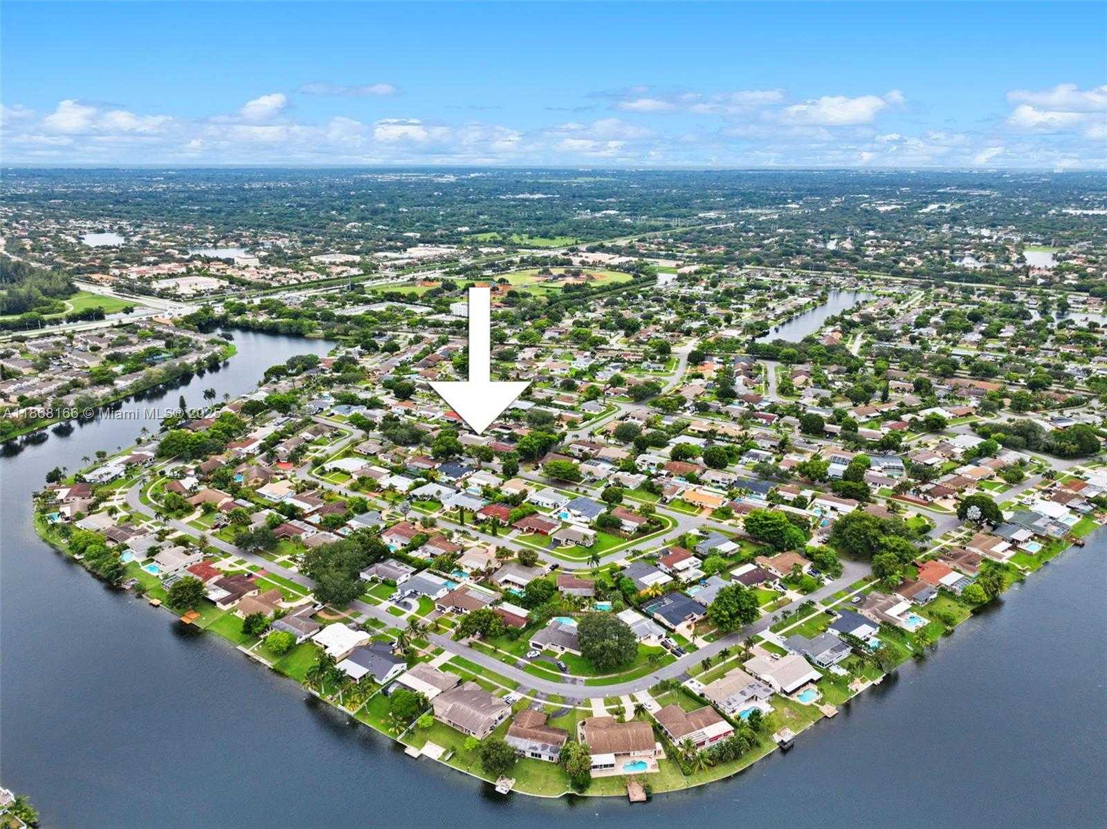 Small Image of 11911 NORTH WEST 14TH CT, Pembroke Pines Number 39