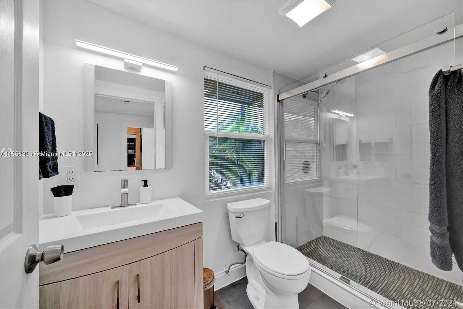 Small Image of 2614 MONROE ST, Hollywood Number 10