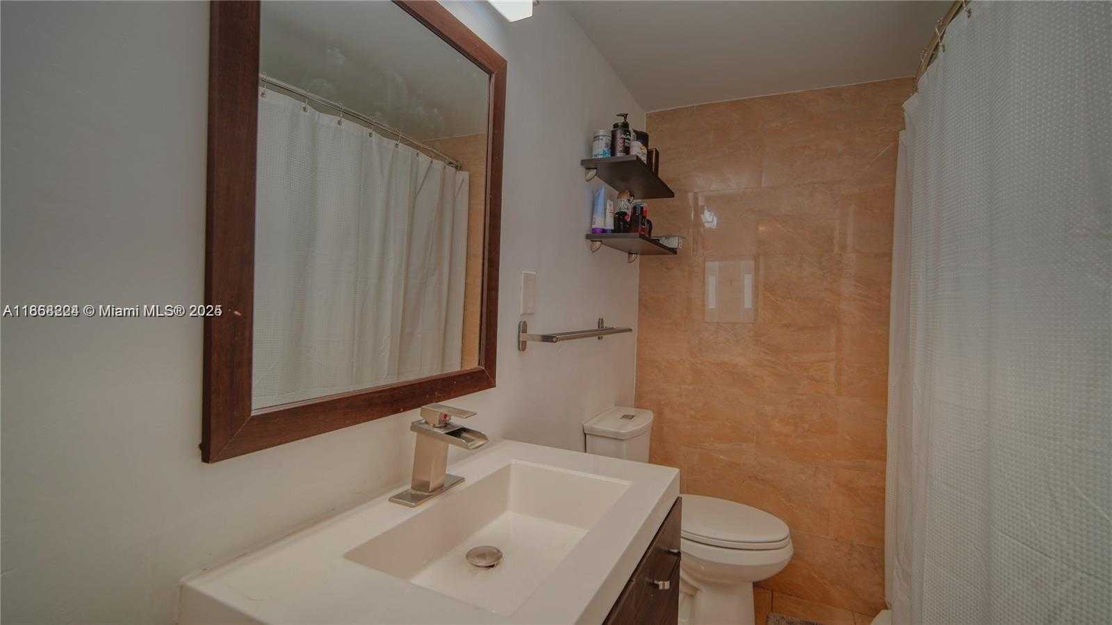 Small Image of 2614 MONROE ST, Hollywood Number 13
