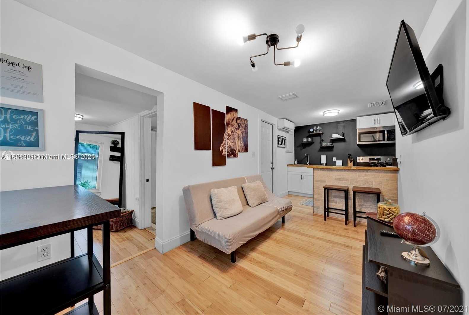 Small Image of 2614 MONROE ST, Hollywood Number 20
