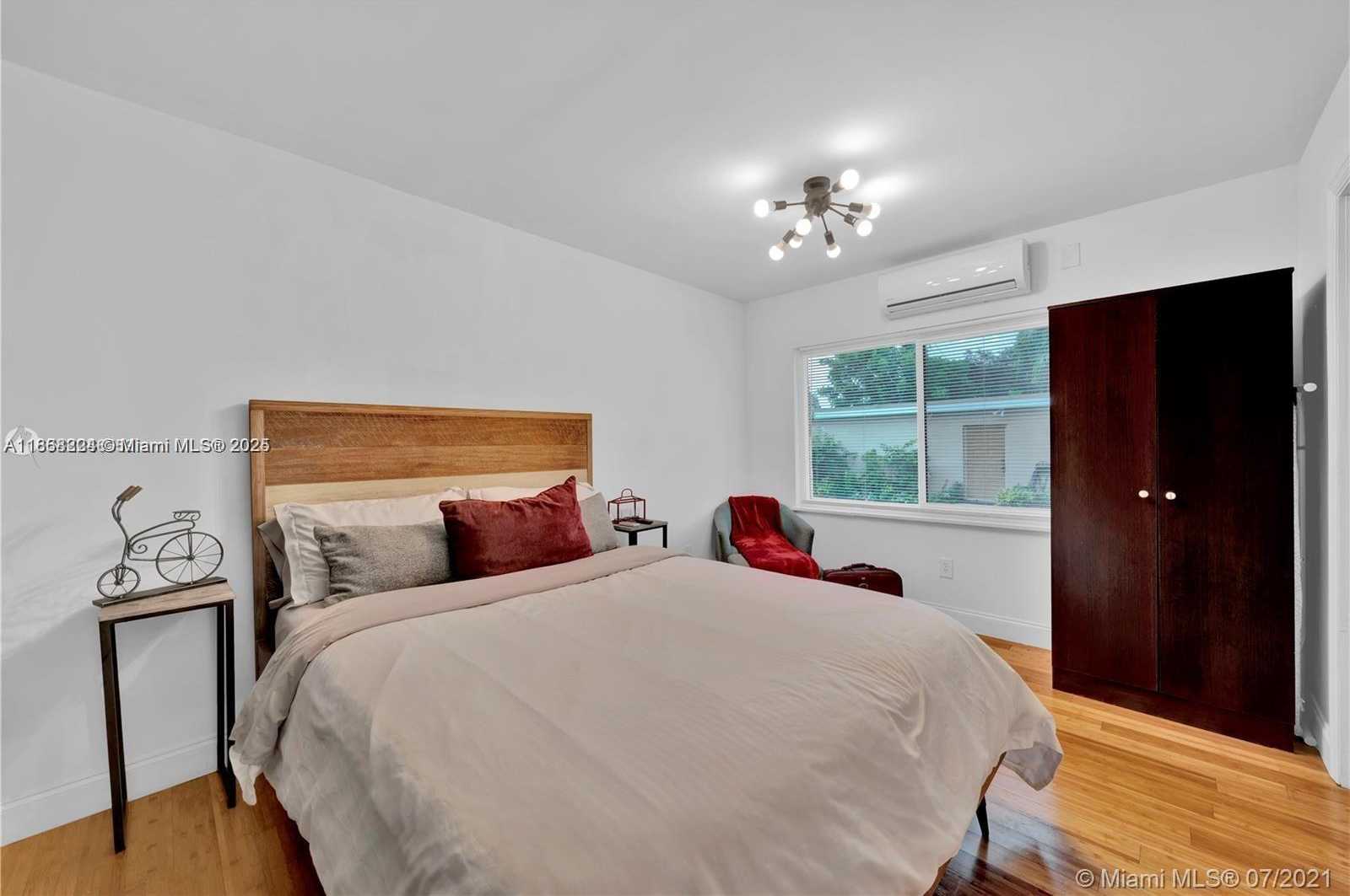 Small Image of 2614 MONROE ST, Hollywood Number 21