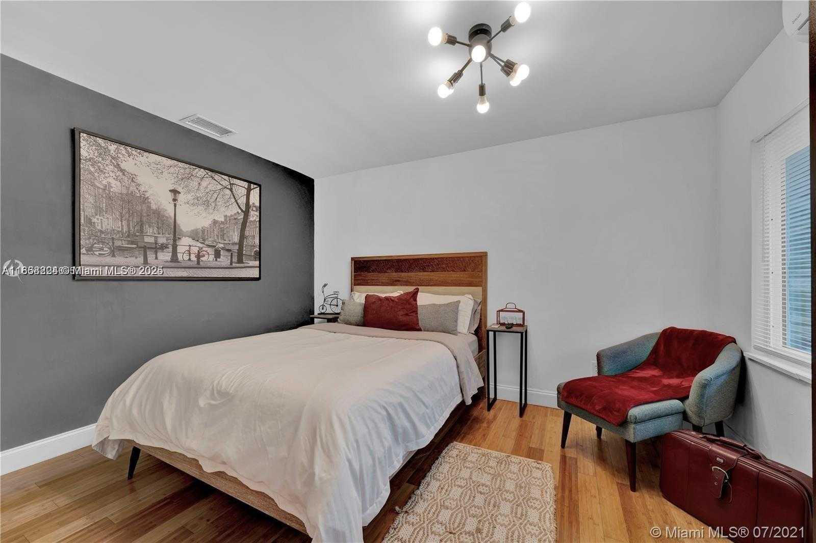 Small Image of 2614 MONROE ST, Hollywood Number 22