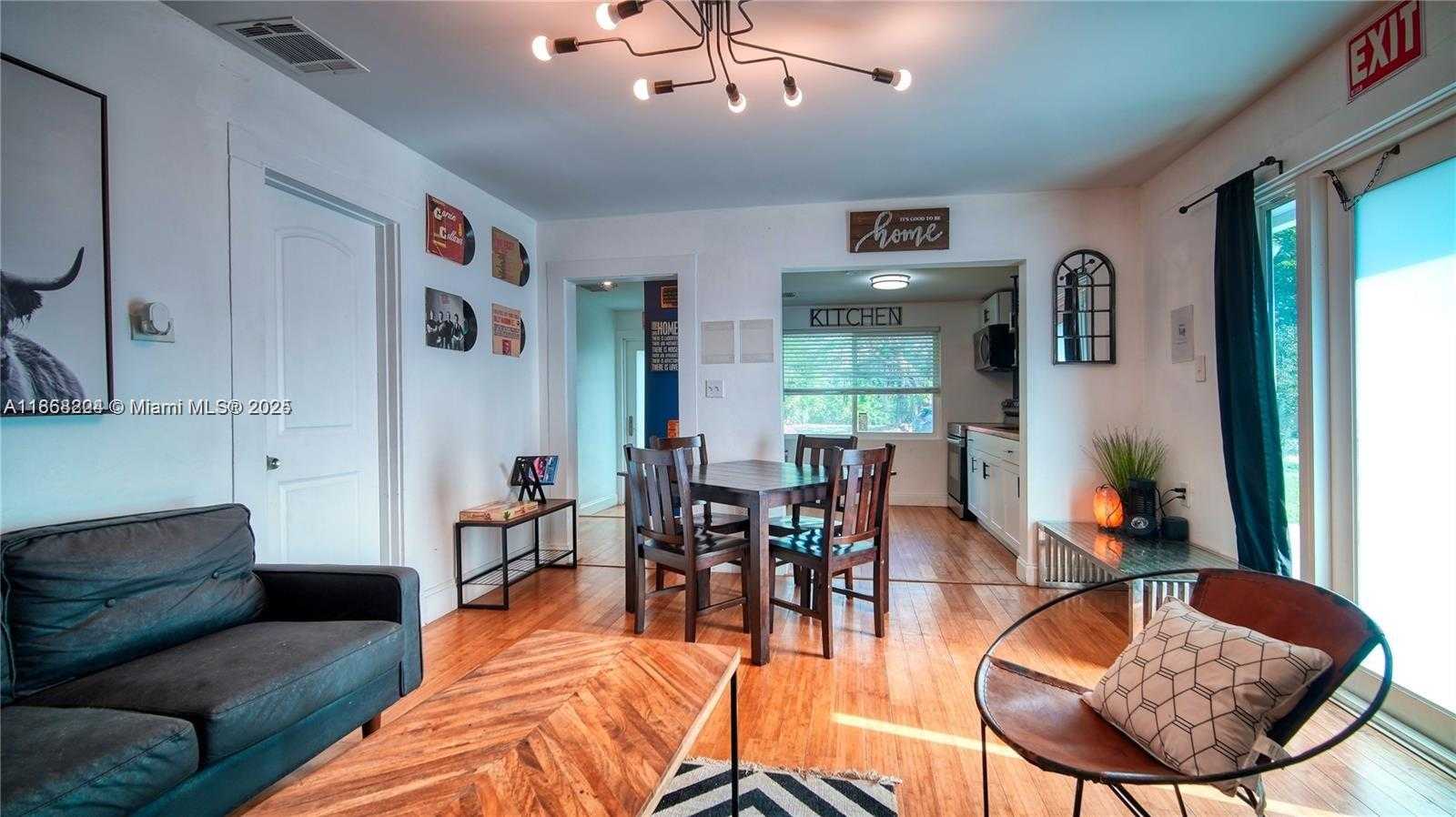 Small Image of 2614 MONROE ST, Hollywood Number 5