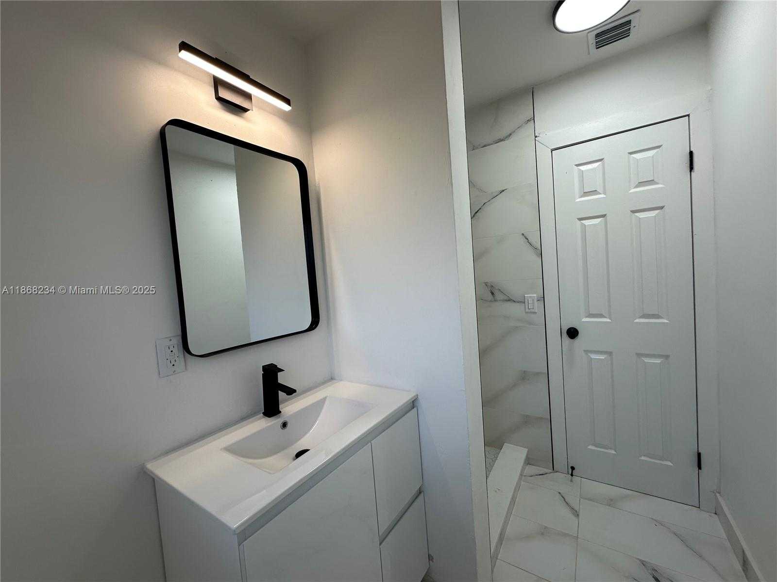 Small Image of 860 NORTH WEST 171ST ST, Miami Gardens Number 16