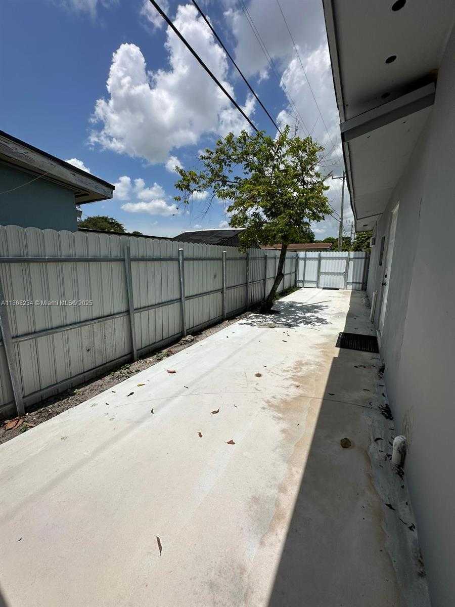 Small Image of 860 NORTH WEST 171ST ST, Miami Gardens Number 19