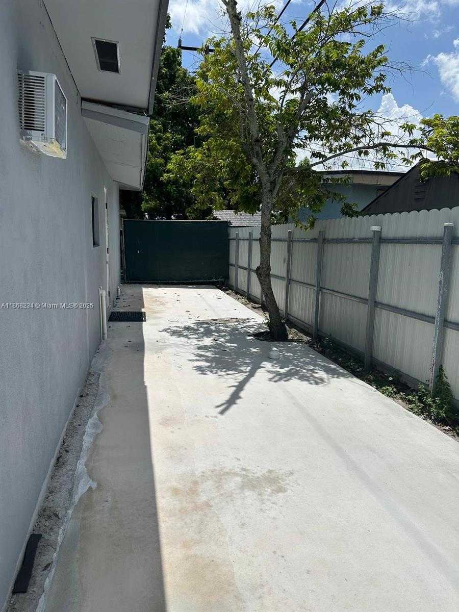 Small Image of 860 NORTH WEST 171ST ST, Miami Gardens Number 20