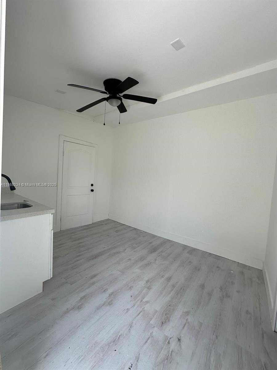 Small Image of 860 NORTH WEST 171ST ST, Miami Gardens Number 21