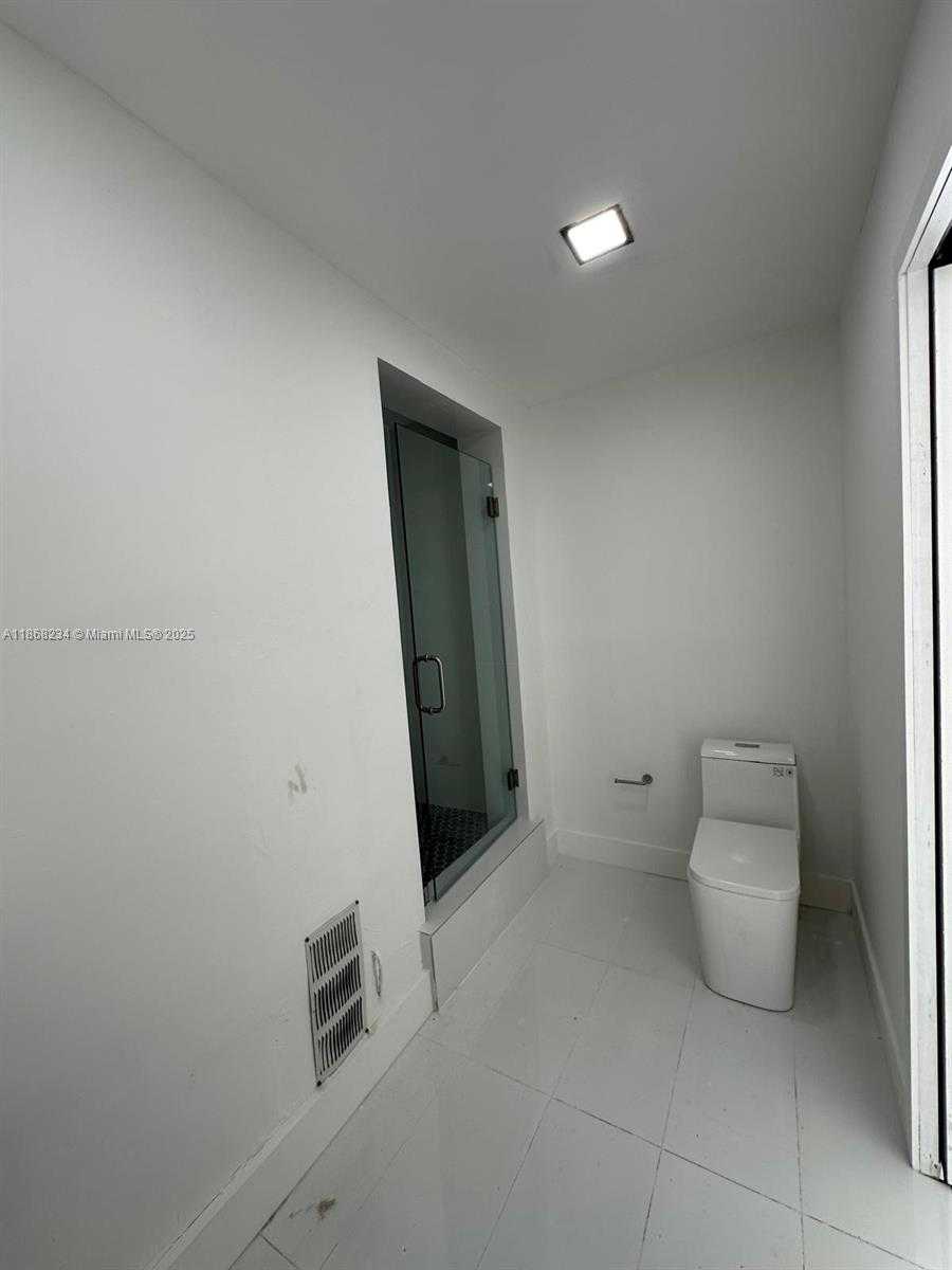 Small Image of 860 NORTH WEST 171ST ST, Miami Gardens Number 23