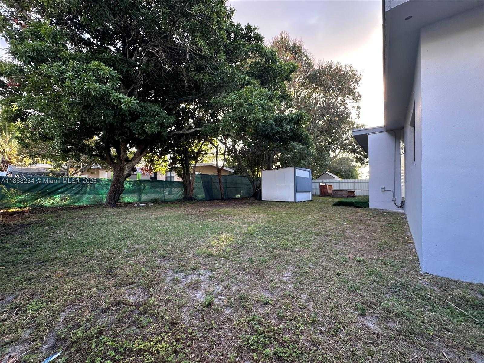 Small Image of 860 NORTH WEST 171ST ST, Miami Gardens Number 26