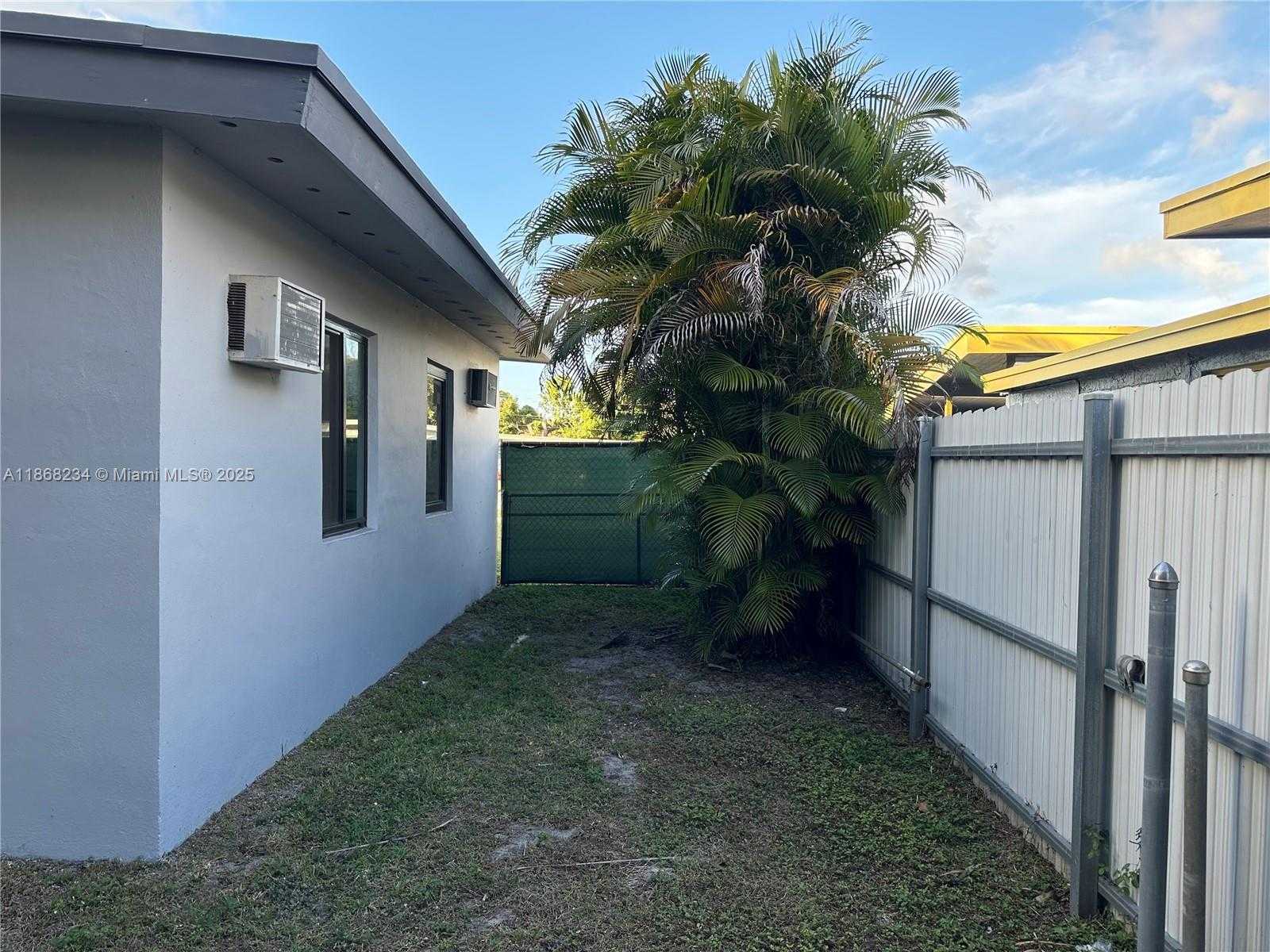 Small Image of 860 NORTH WEST 171ST ST, Miami Gardens Number 28