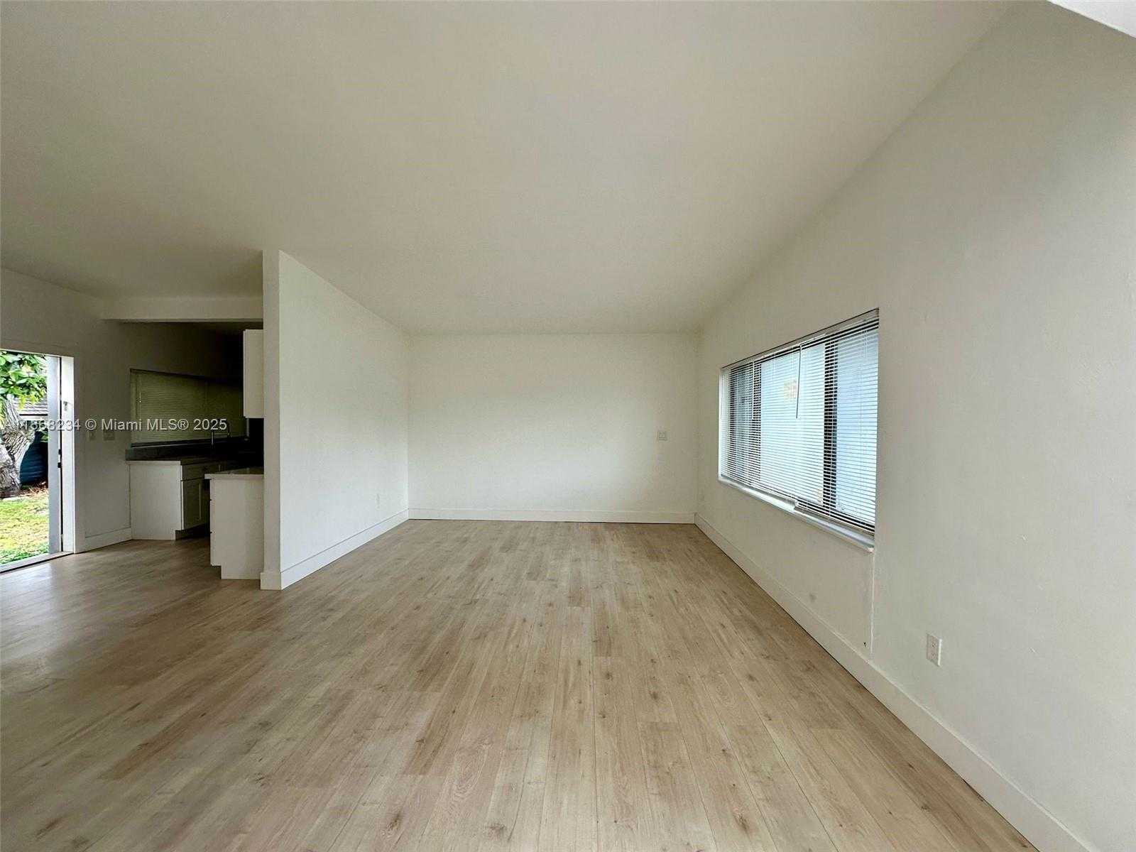 Small Image of 860 NORTH WEST 171ST ST, Miami Gardens Number 5