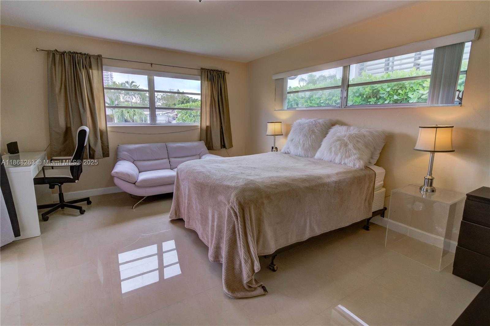 Small Image of 1210 NORTH EAST 83RD ST, Miami Number 14