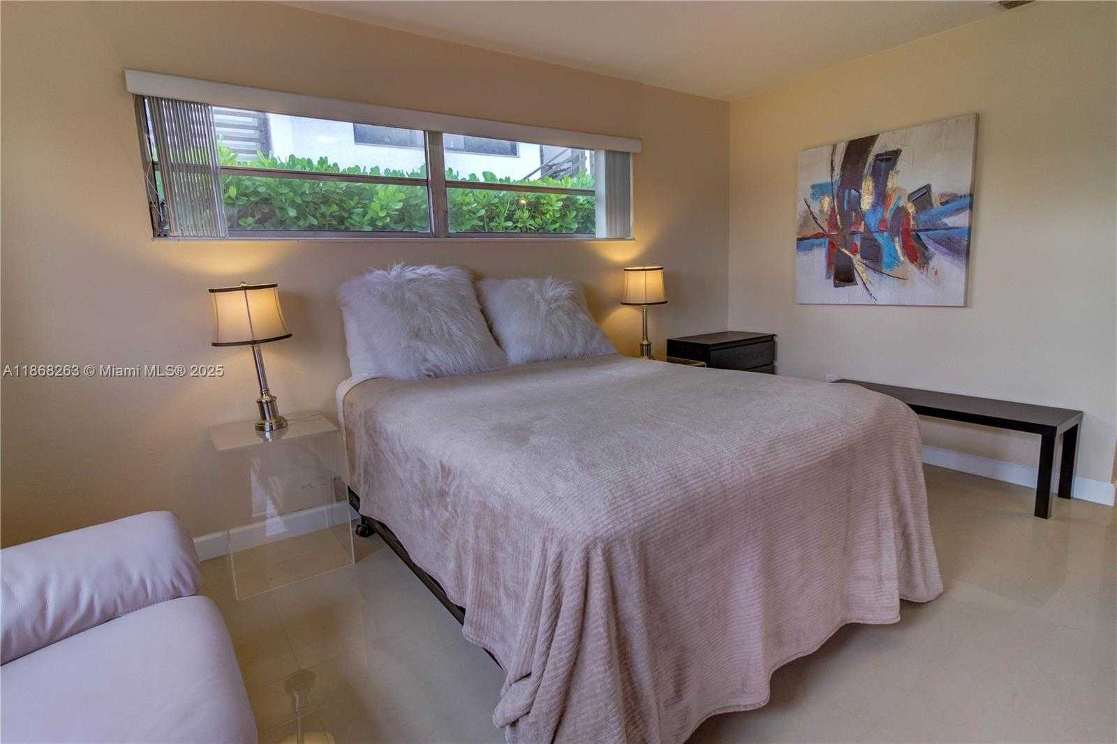 Small Image of 1210 NORTH EAST 83RD ST, Miami Number 16