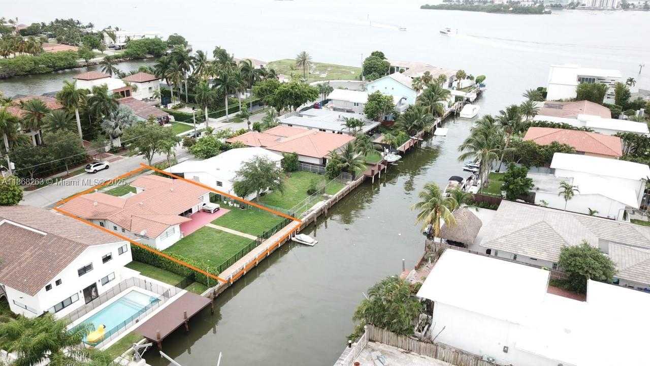 Small Image of 1210 NORTH EAST 83RD ST, Miami Number 2
