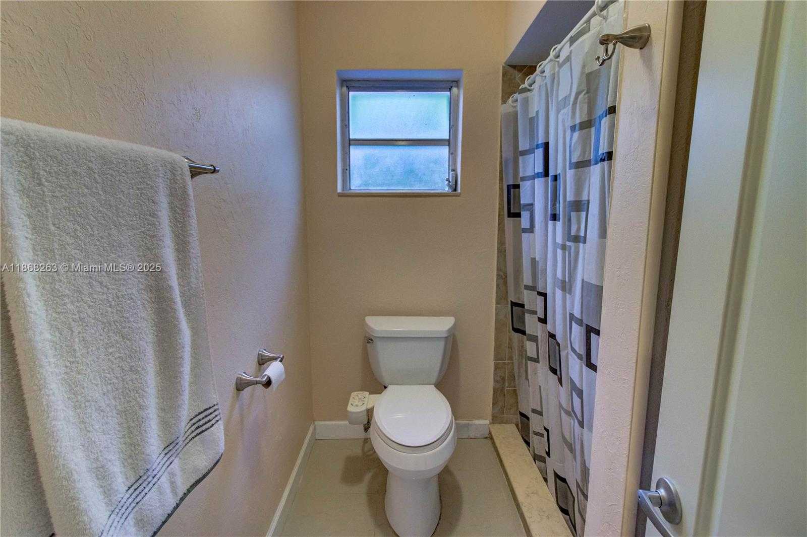 Small Image of 1210 NORTH EAST 83RD ST, Miami Number 22