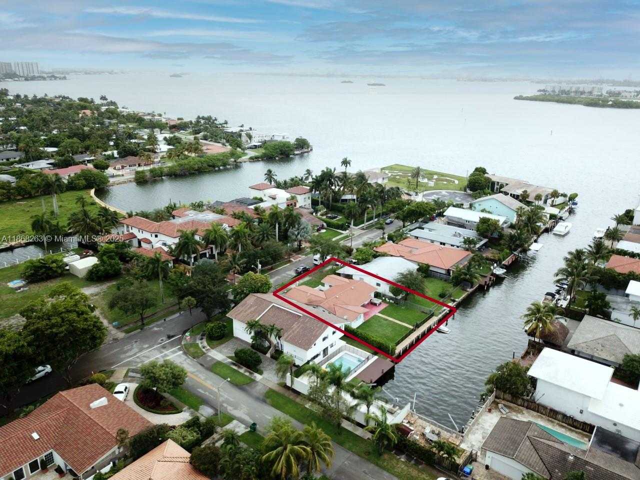 Small Image of 1210 NORTH EAST 83RD ST, Miami Number 3