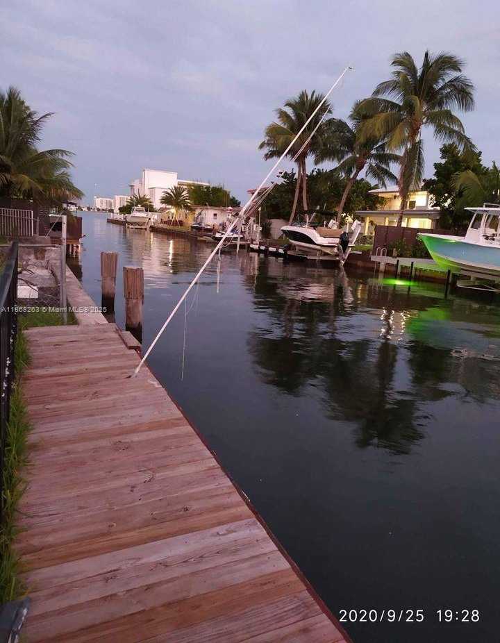 Small Image of 1210 NORTH EAST 83RD ST, Miami Number 4