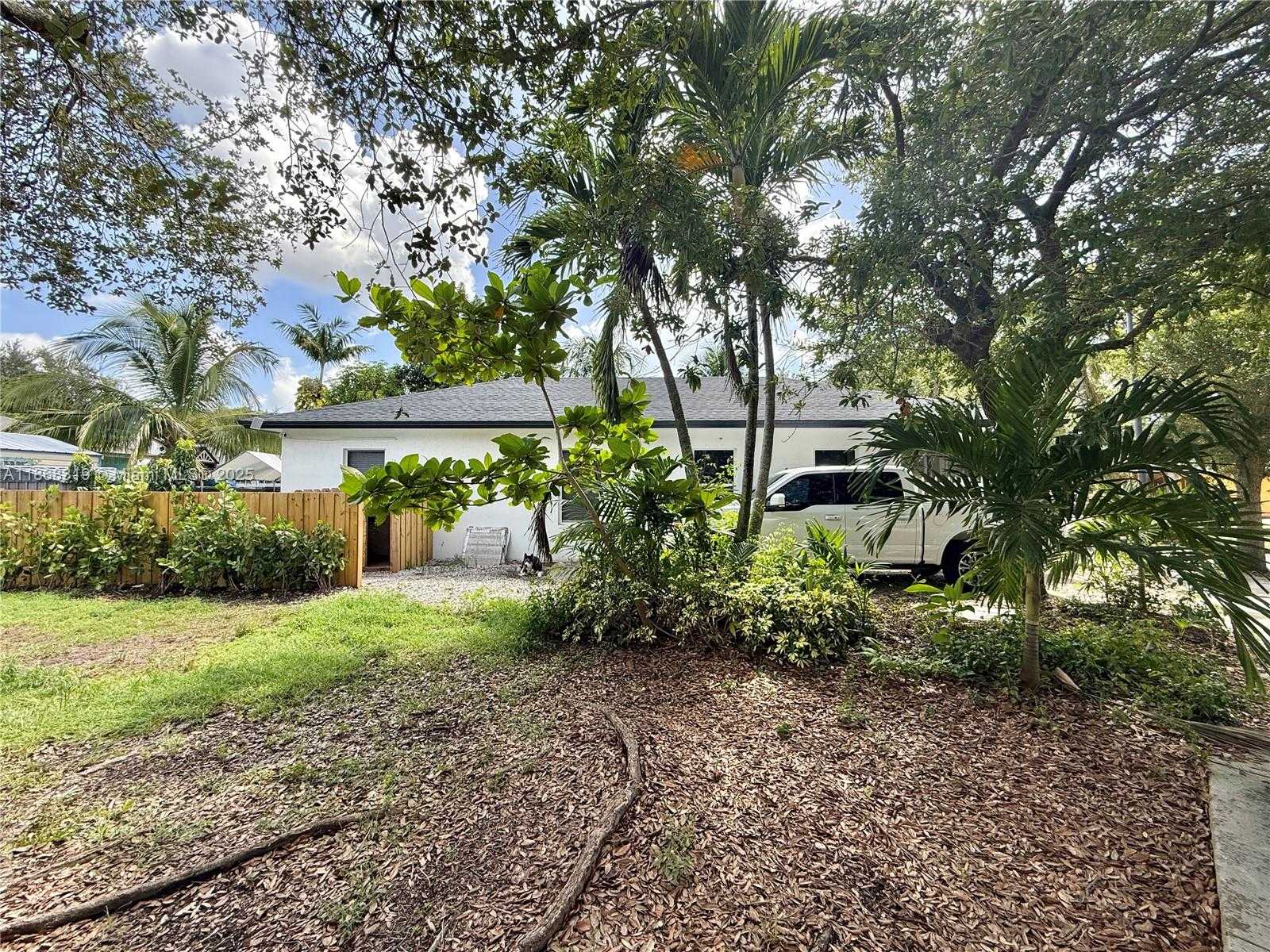 Small Image of 12971 SOUTH WEST 244TH ST, Homestead Number 21