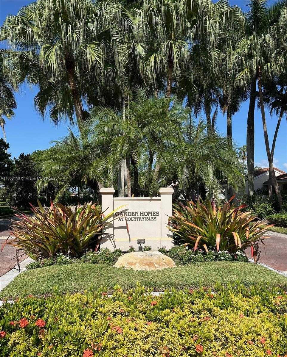 Small Image of 1426 SEAGRAPE CIR, Weston Number 2