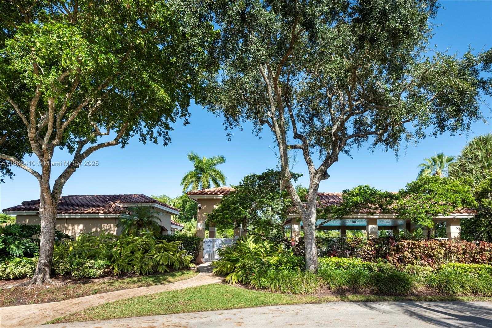 Small Image of 1426 SEAGRAPE CIR, Weston Number 28