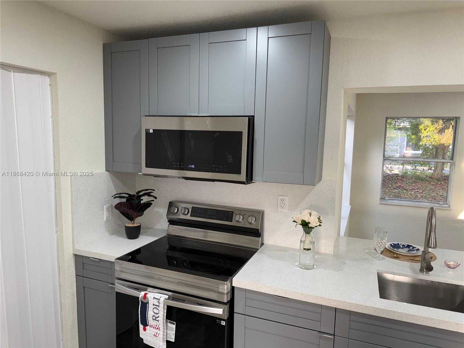 Small Image of 1508 NORTH WEST 32ND AVE, Lauderhill Number 4