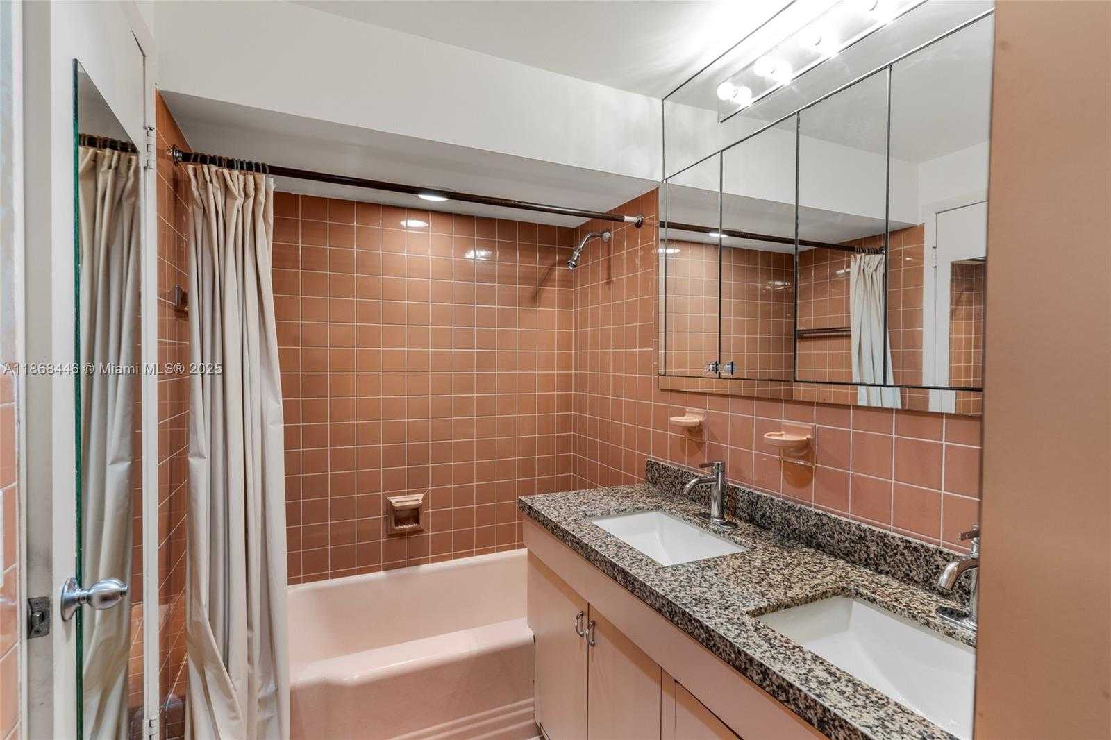 Small Image of 12535 SOUTH WEST 60TH CT, Pinecrest Number 28
