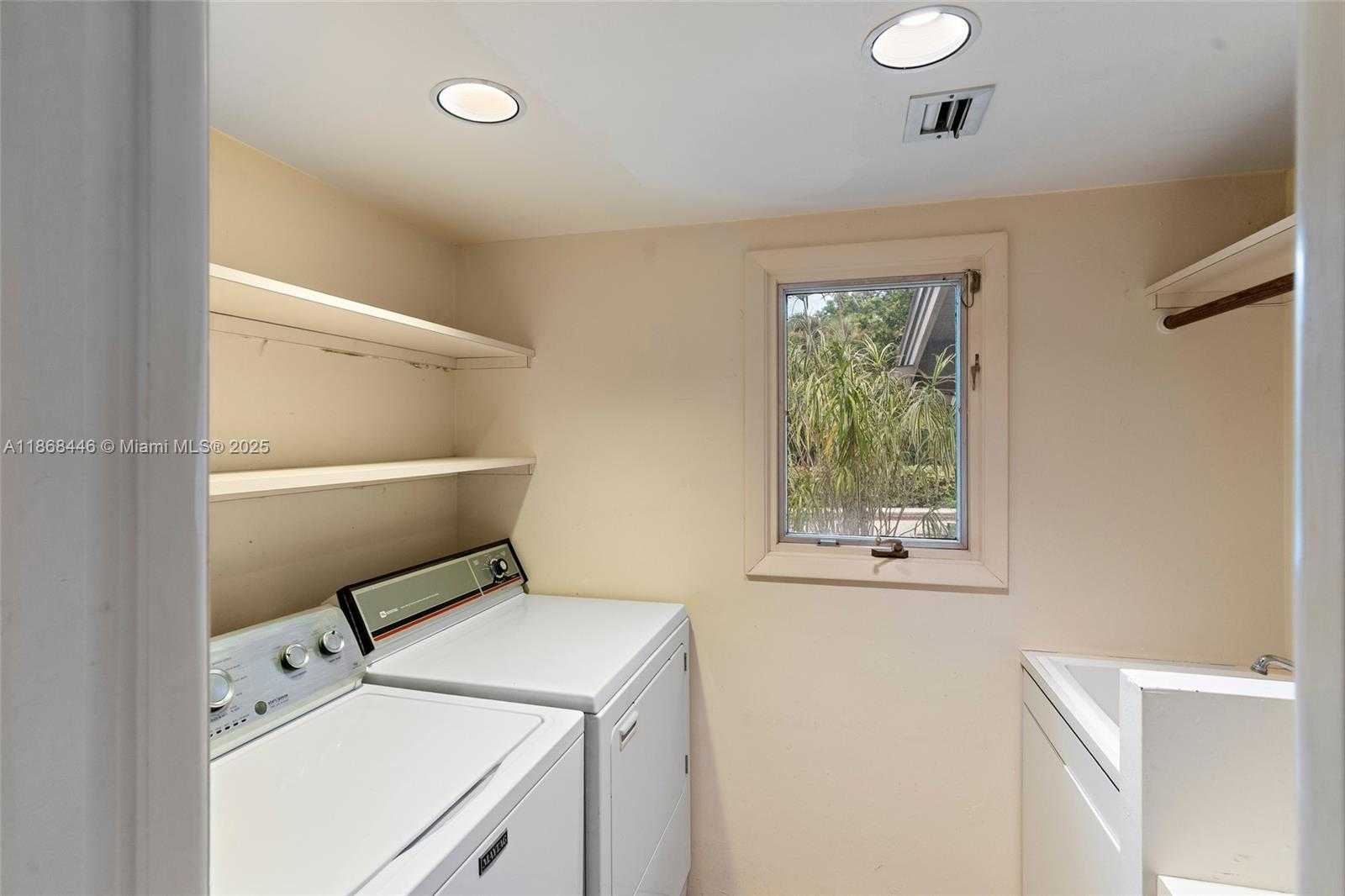 Small Image of 12535 SOUTH WEST 60TH CT, Pinecrest Number 29