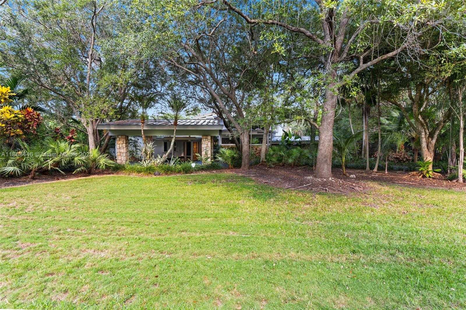 Small Image of 12535 SOUTH WEST 60TH CT, Pinecrest Number 38