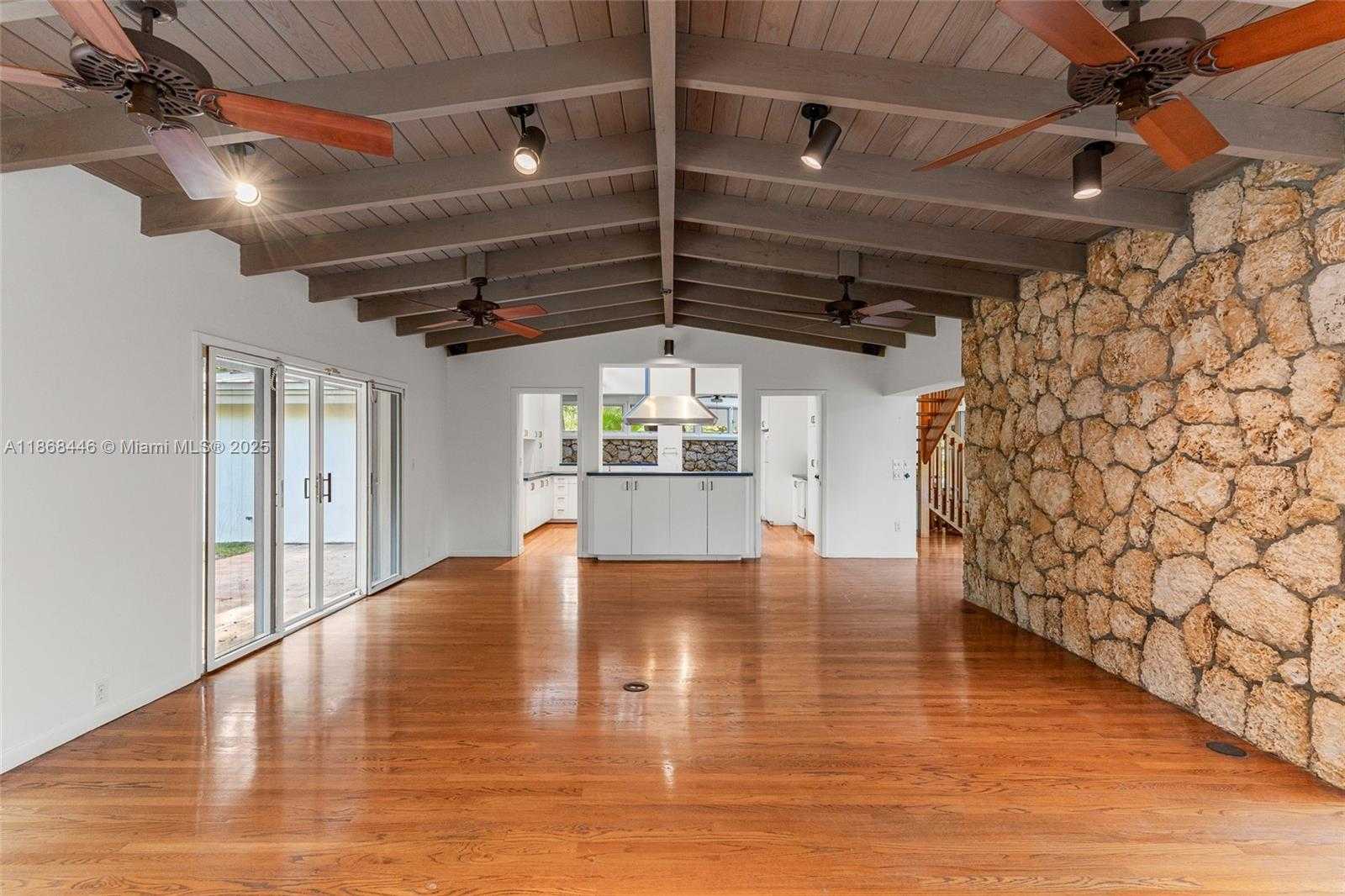 Small Image of 12535 SOUTH WEST 60TH CT, Pinecrest Number 4