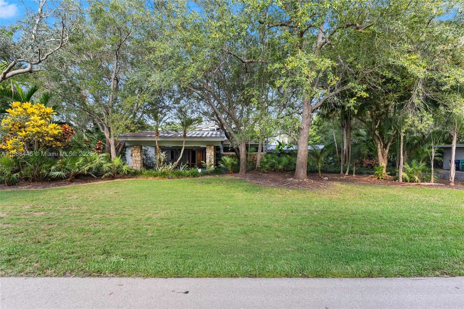 Small Image of 12535 SOUTH WEST 60TH CT, Pinecrest Number 6