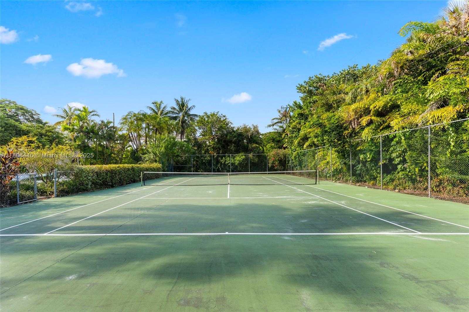 Small Image of 12535 SOUTH WEST 60TH CT, Pinecrest Number 8