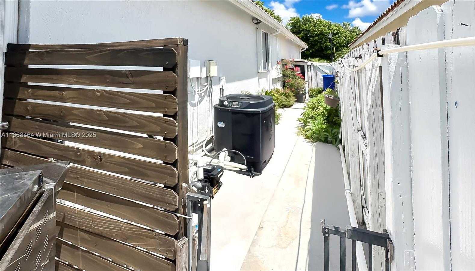 Small Image of 13348 SOUTH WEST 52ND ST, Miramar Number 38