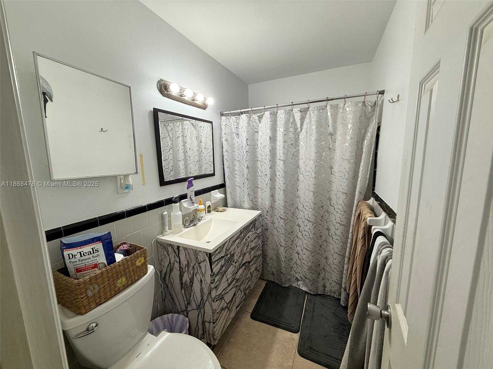 Small Image of 5216 NORTH EAST 3RD AVE, Oakland Park Number 15