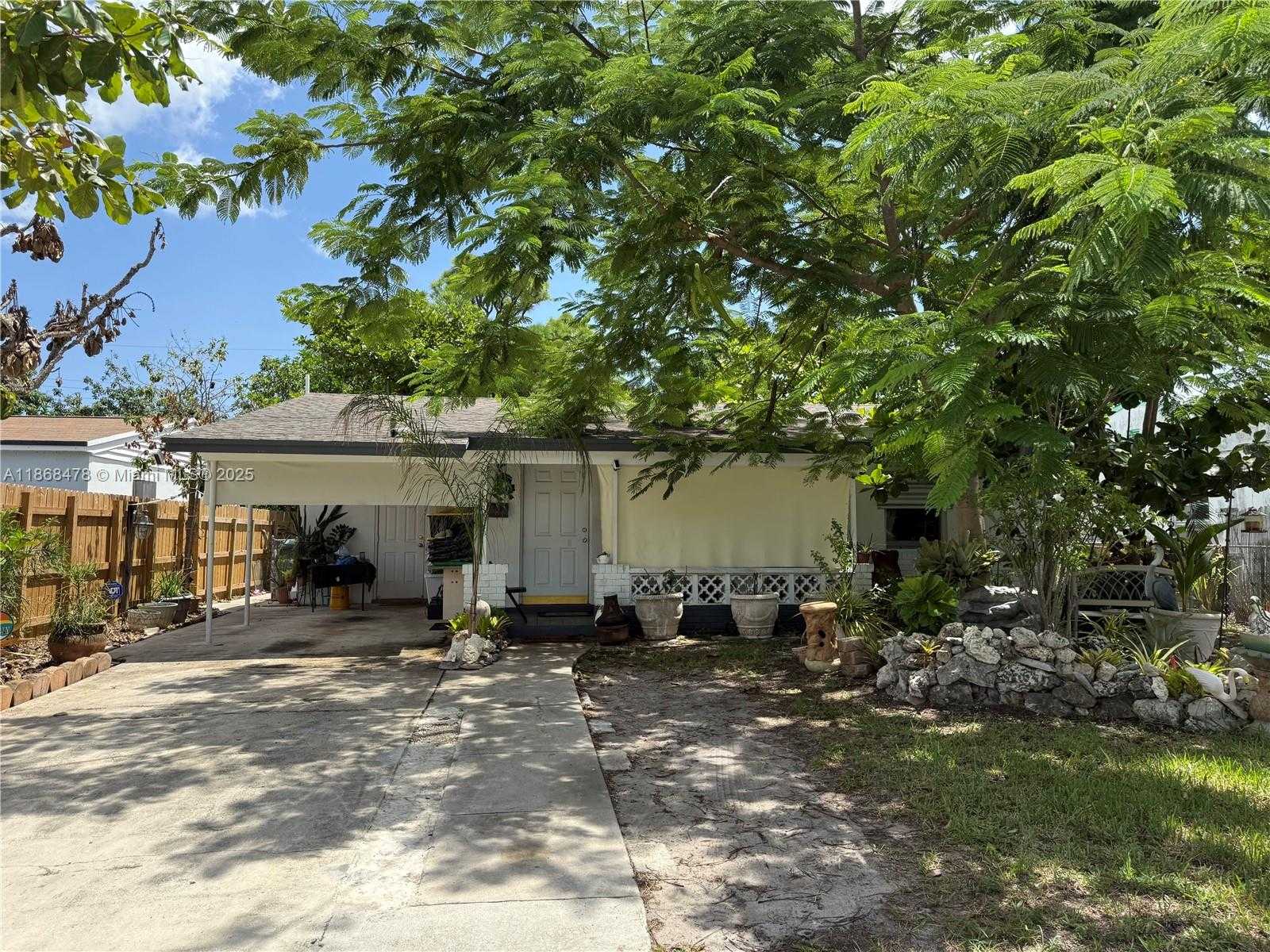 Small Image of 5216 NORTH EAST 3RD AVE, Oakland Park Number 2