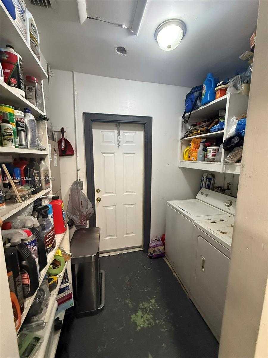 Small Image of 5216 NORTH EAST 3RD AVE, Oakland Park Number 8