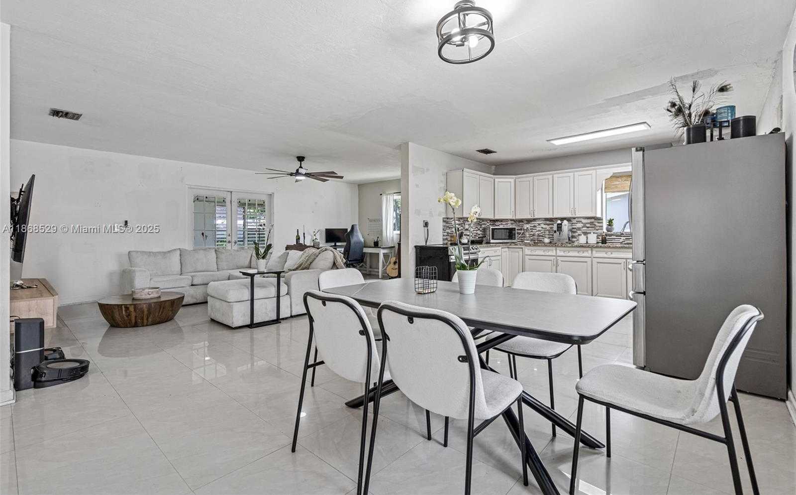 Small Image of 20540 LEEWARD LANE, Cutler Bay Number 3