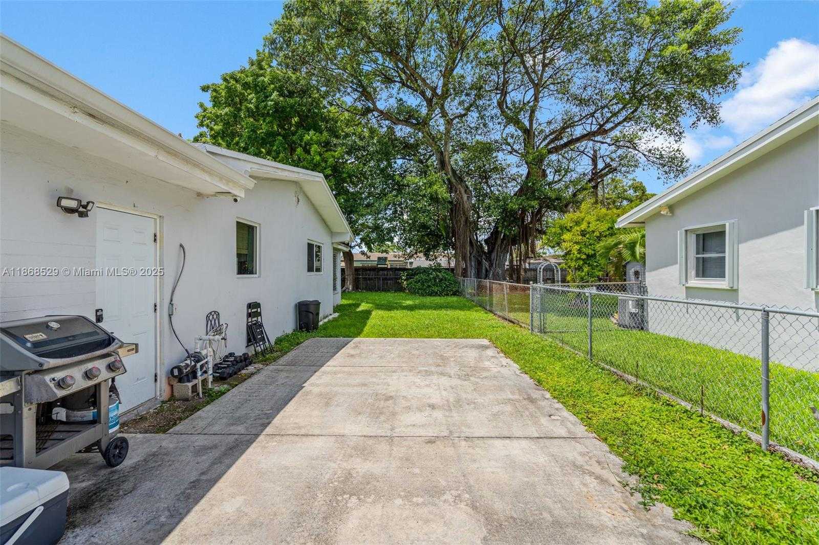 Small Image of 20540 LEEWARD LANE, Cutler Bay Number 33